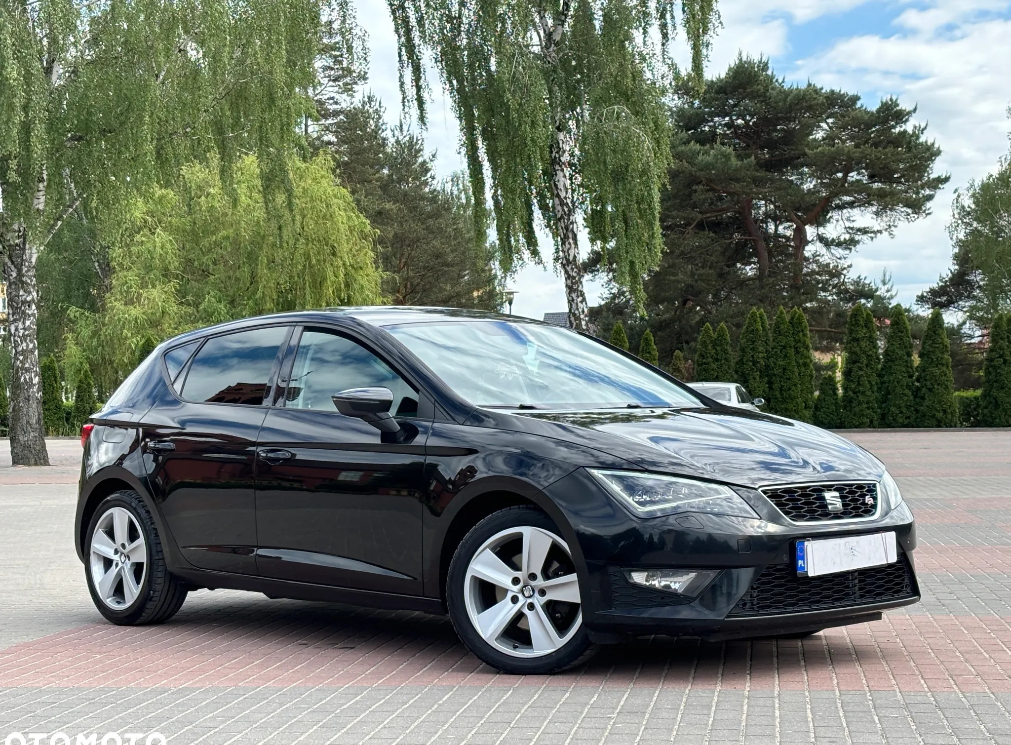 Seat Leon cena 42800 przebieg: 189000, rok produkcji 2015 z Ostrołęka małe 781